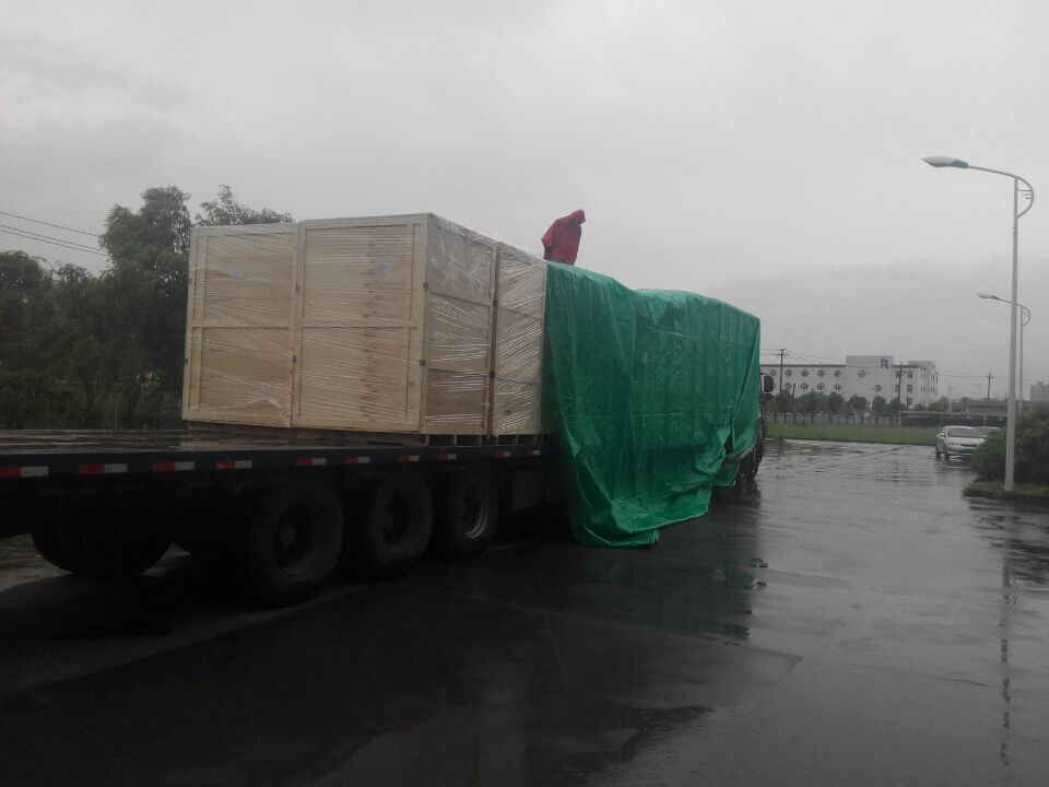 2017年6月北京創(chuàng)聯(lián)匯通電氣-雨中發(fā)貨現(xiàn)場，一直以顧客服務(wù)為較好
